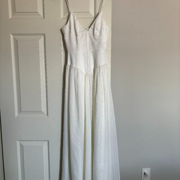 Gianni Bini Elegant White Maxi Dress - Picture 4 of 4